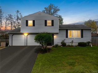 5470 Tourmaline Dr, Clay, NY 13041