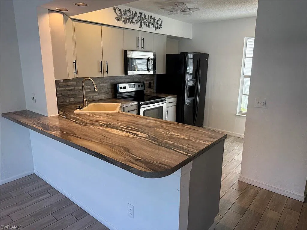 2 bed, 2.5 bath, 1119 sqft, $2,000 — Photo 3