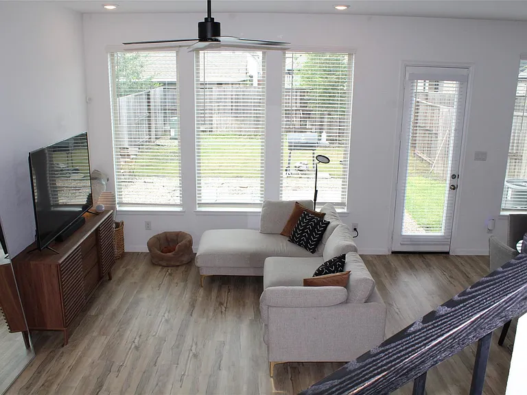 4203 Champlain Way — Photo 7
