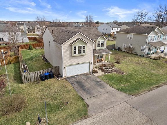 3rd image of 947 Voss ROAD