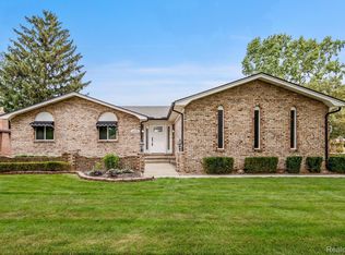 12371 Shelbourne Ct, Utica, MI 48315