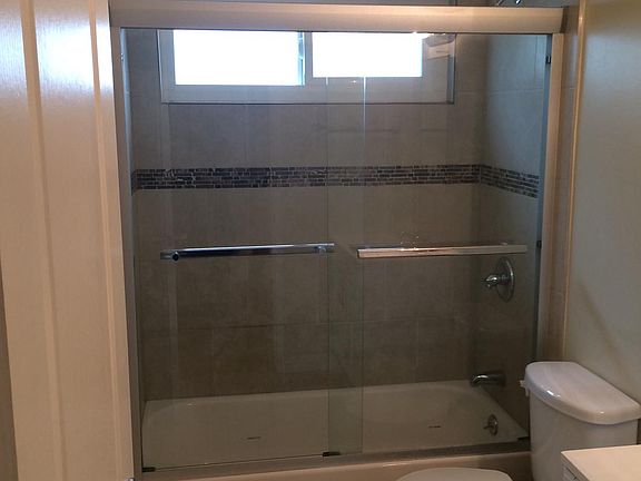 4th image of 645 Fairview Ave APT 12