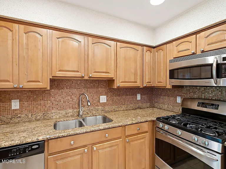702 Carnation Dr #702 — Photo 12