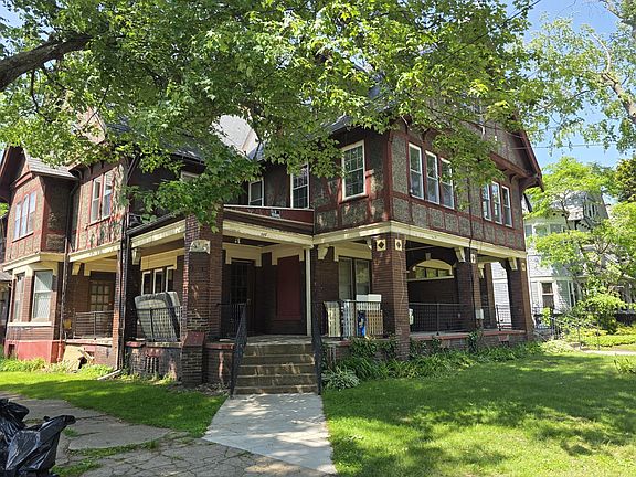 4th image of 662 W 9th St #11288846