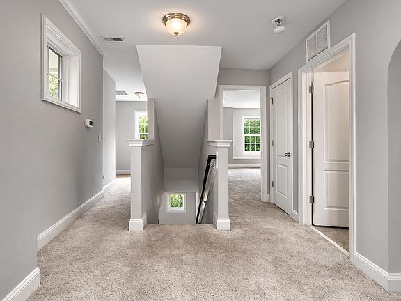 5th image of 3401 Grosbeak Way