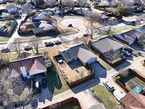 3rd image of 242 Pinyon Ln