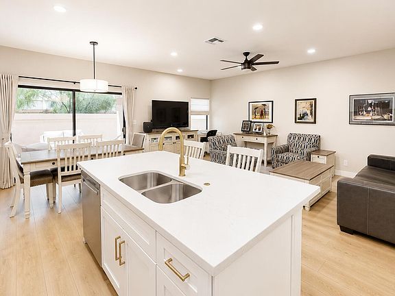 3rd image of 9705 E MOUNTAIN VIEW Road #1056