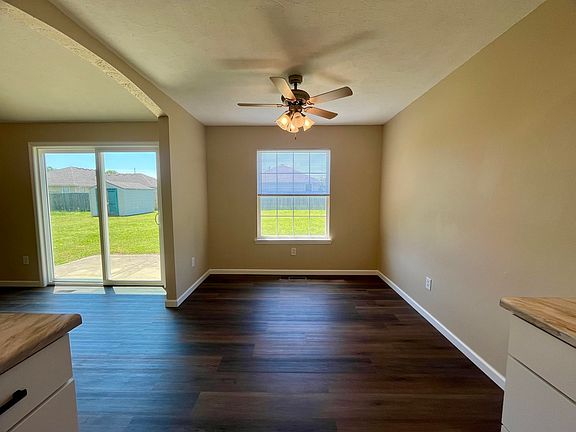 5th image of 2124 E Primrose Street