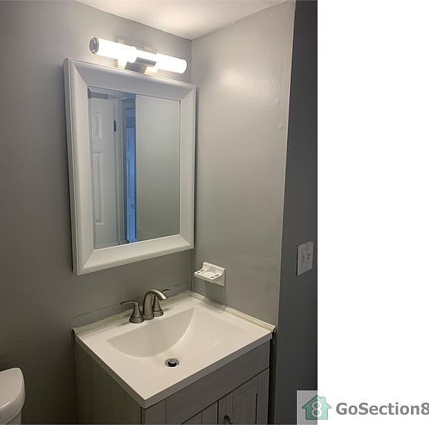 2nd image of 6032 Ridgeacres Dr Unit B