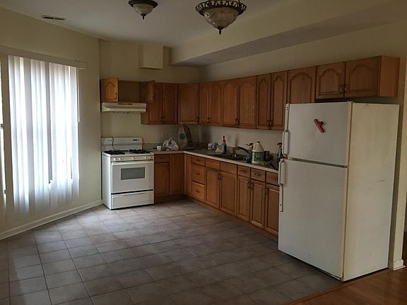 2nd image of 3256 W Washington Blvd