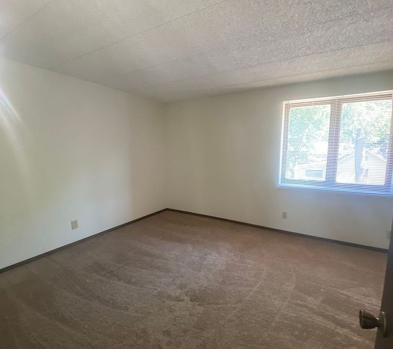 1st image of 1940 Dudley St #3