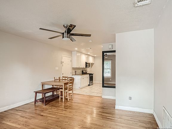 4th image of 323 San Angelo Blvd