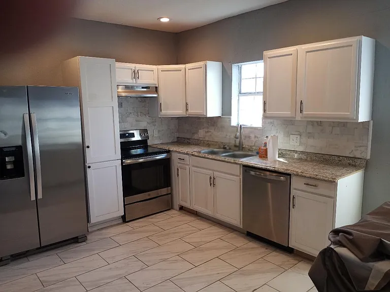 404 E Drexel Ave — Photo 5