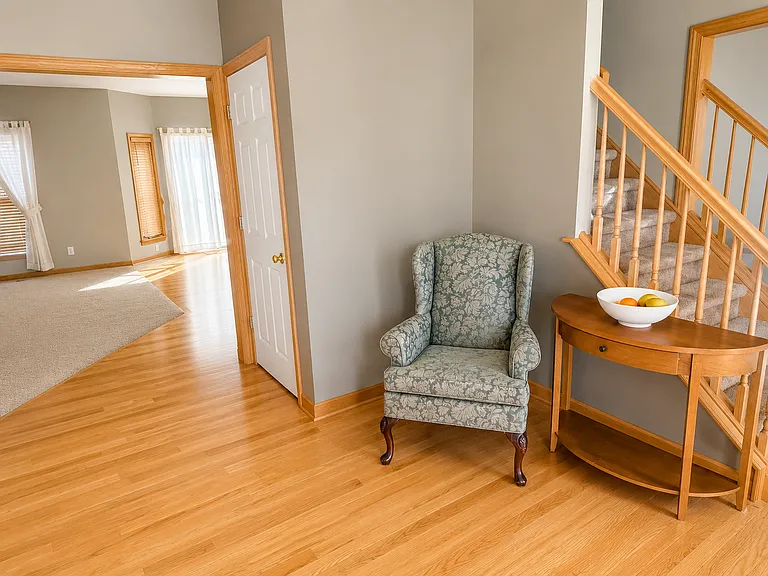 243 Newfield Cir — Photo 4