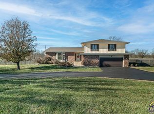 2401 SW Auburn Rd, Topeka, KS 66614