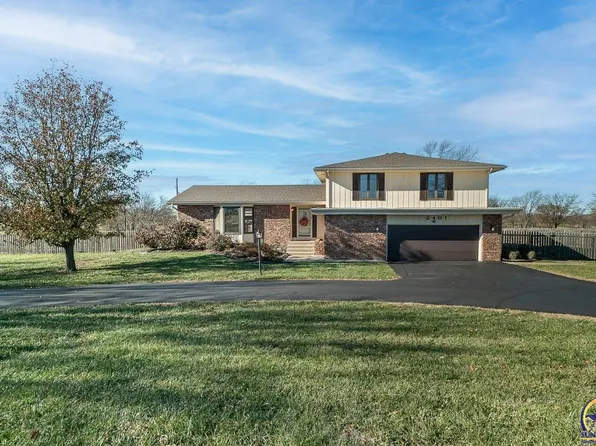 2401 SW Auburn Rd, Topeka, KS 66614