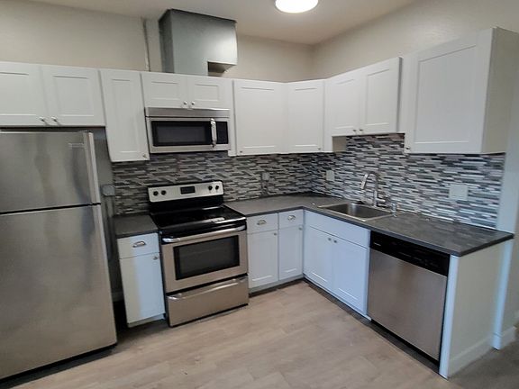 3rd image of 412 1/2 S Lake St #101
