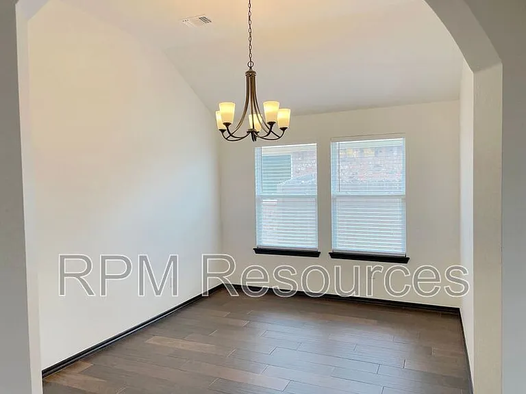 702 Midland Valley St — Photo 11