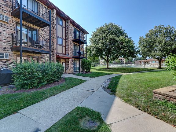 3rd image of 130 Klein Creek Ct APT 3C