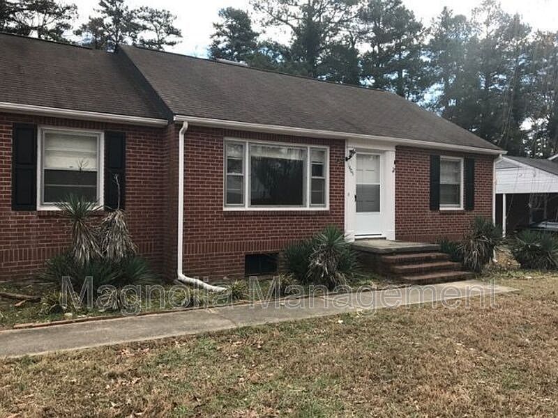 1st image of 1405 Parker Ln