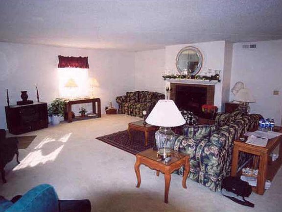 5th image of 11325 N May Ave