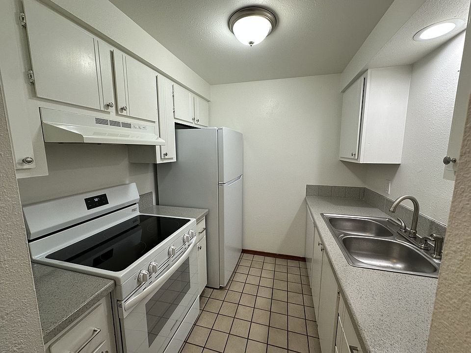 1st image of 1723 W 8th Ave #4