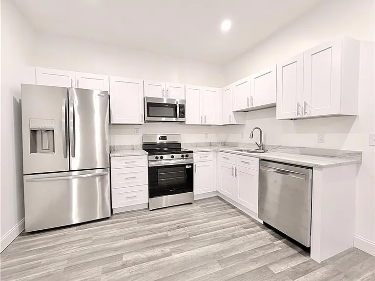 27 Greenville Ave — Photo 2