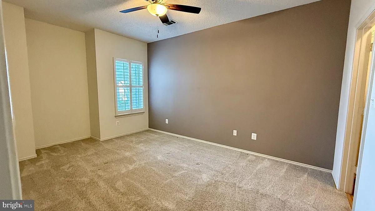 Building Photo - 4417 Fair Stone Dr #102