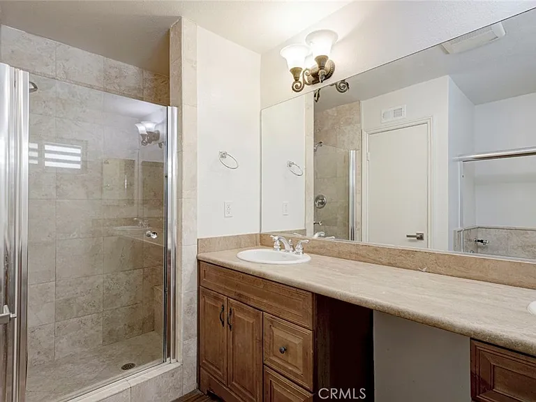 9450 Tampa Ave — Photo 36
