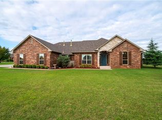 1904 Lighthouse Ln, Tuttle, OK 73089