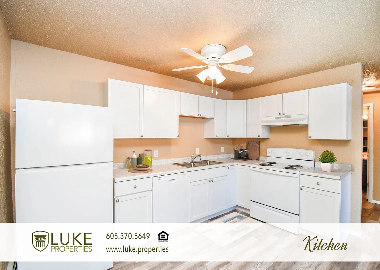 One bedroom apartment with garage near downtown Sioux Falls — Photo 3