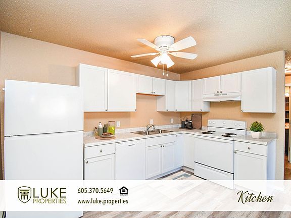 3rd image of 405 S Sycamore Ave #2-102