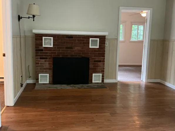 115 Branch Ln, East Stroudsburg, PA 18301