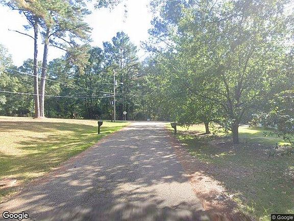 Exterior Neighborhood (street photo)