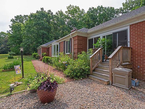 5th image of 24601 Pear Orchard Rd