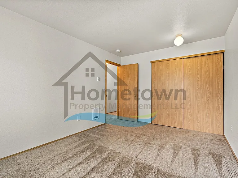 703 N Compton St — Photo 22