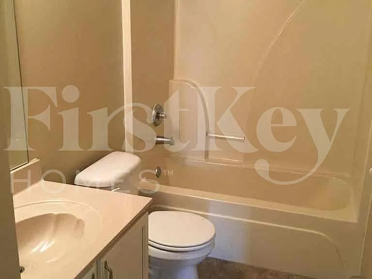 7372 Hunters Forest Dr — Photo 11