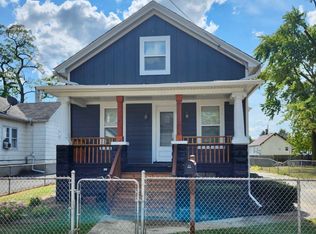 660 Chase Ave, Joliet, IL 60432