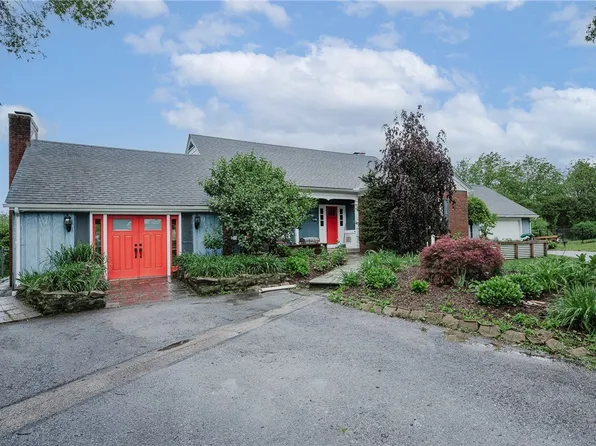 3 Coates Ln, Indiana, PA 15701