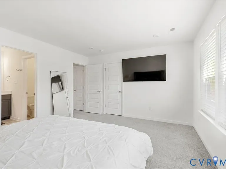 12221 Dutch Elm Cir — Photo 6