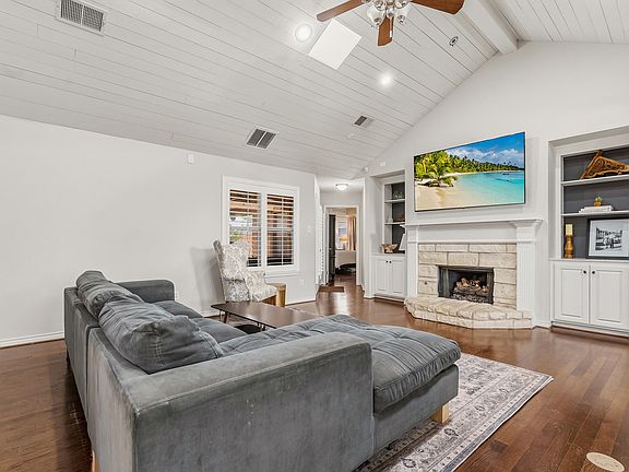 4th image of 6903 87th St
