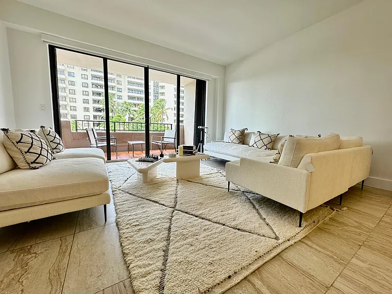 201 Crandon Blvd #324 — Photo 4