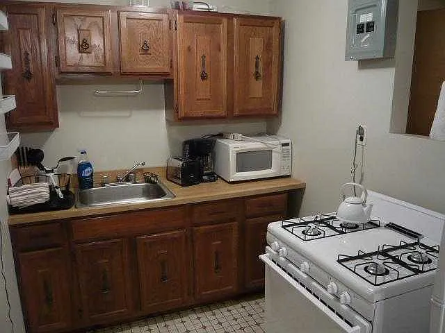 3 bed, $3,695 — Photo 3
