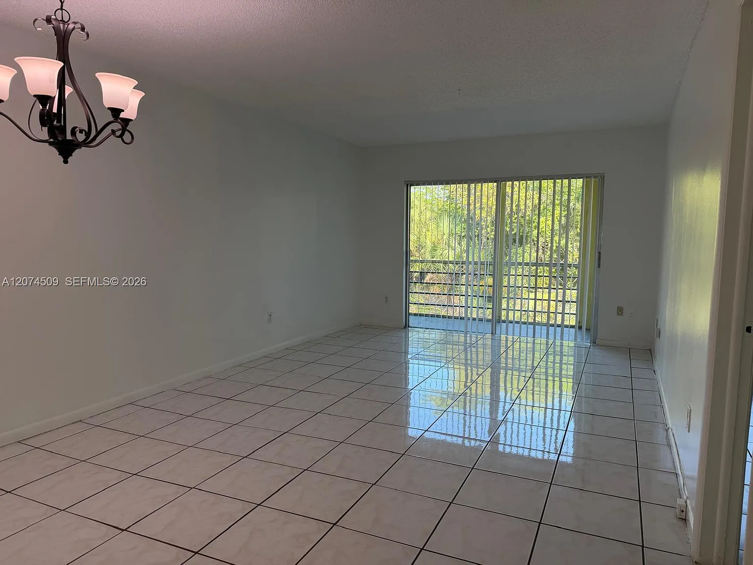 Brookfield Square Condo — Photo 2