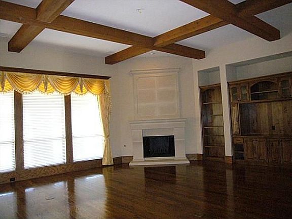 2nd image of 117 Manor Dr