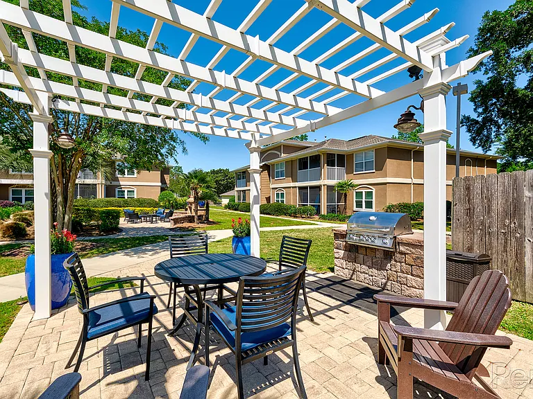 Crestview at Oakleigh Apartments — Photo 21