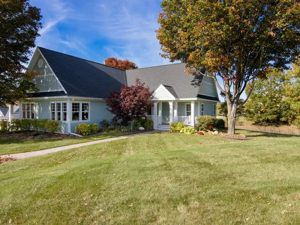 8700 Underwood Rdg, Traverse City, MI 49686