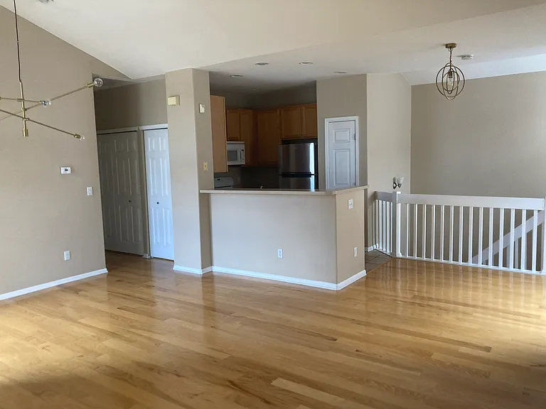 1381 Carlyle Park Cir — Photo 3