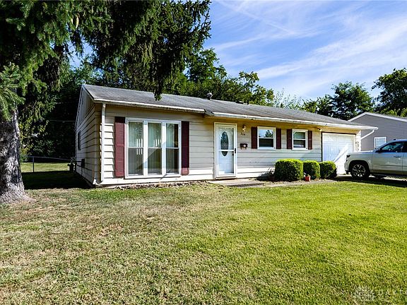 3rd image of 204 Bassett Dr