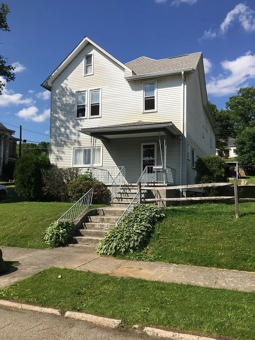 1301 Cambria Ave photo 1